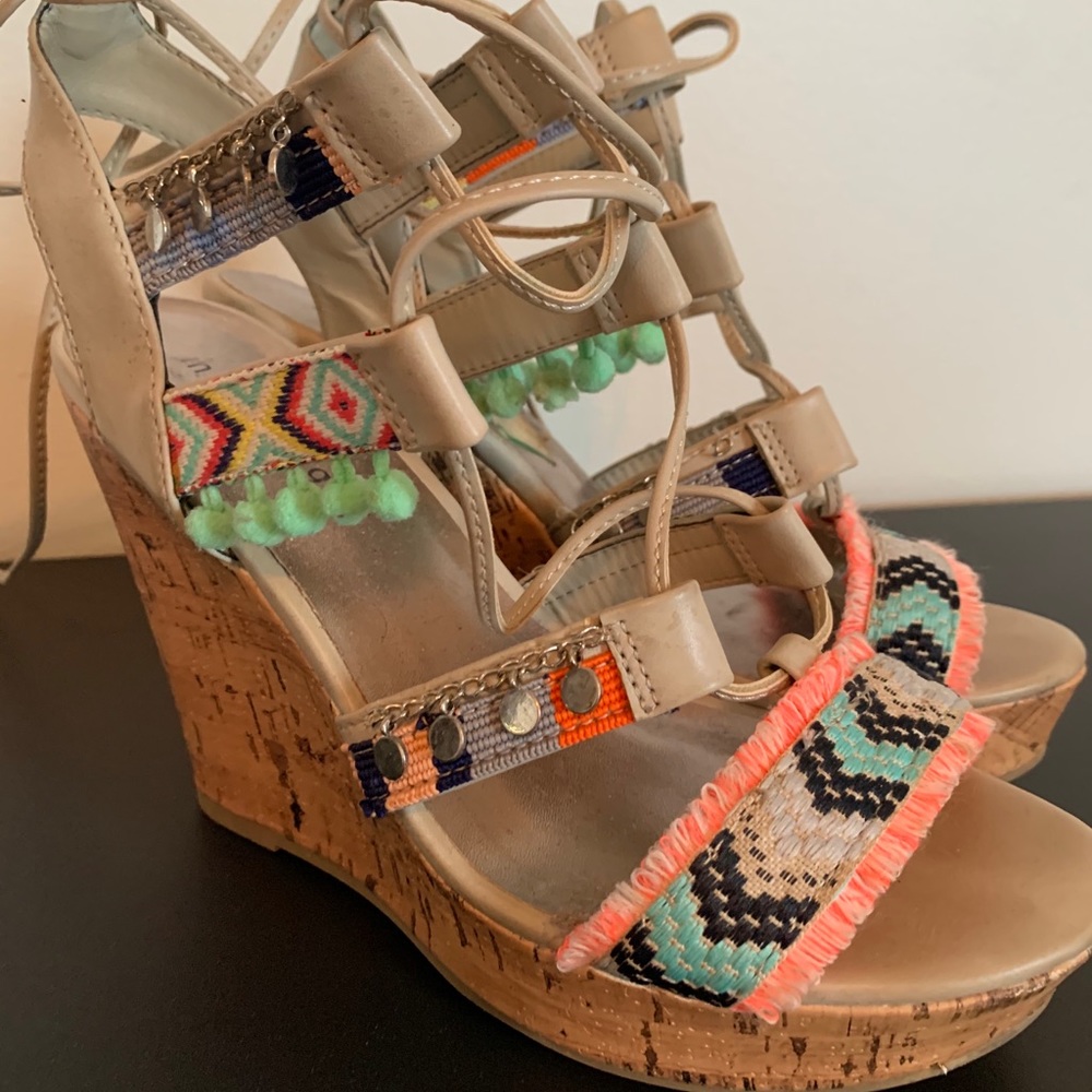 Summer wedges